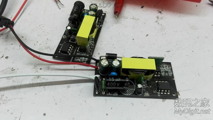 做一个合适移动焊台的内置充电器 做一个合适移动焊台的内置充电器