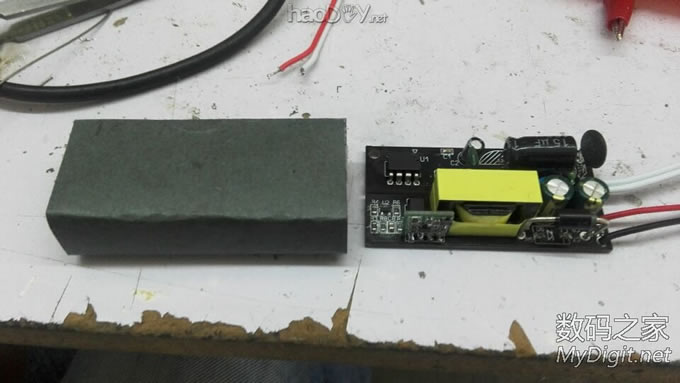 做一个合适移动焊台的内置充电器 做一个合适移动焊台的内置充电器