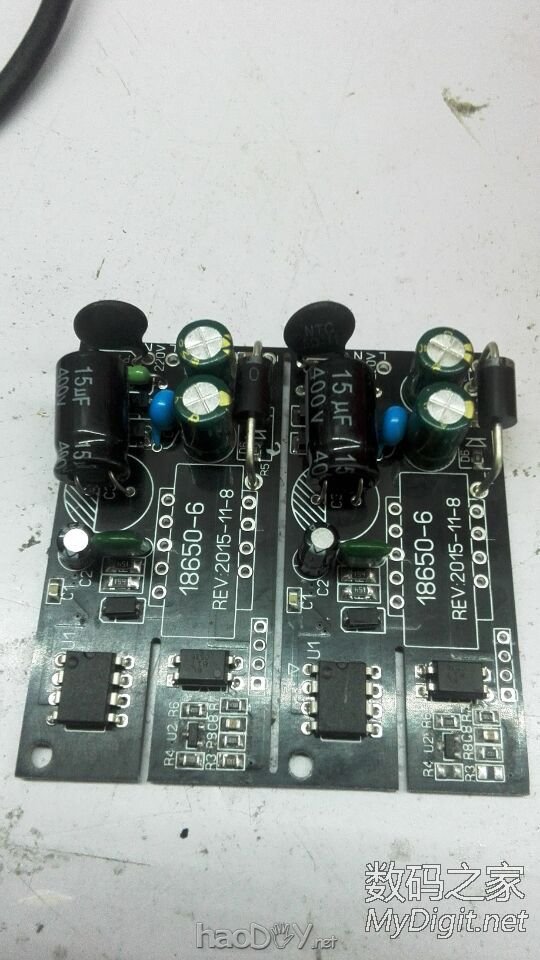 做一个合适移动焊台的内置充电器 做一个合适移动焊台的内置充电器