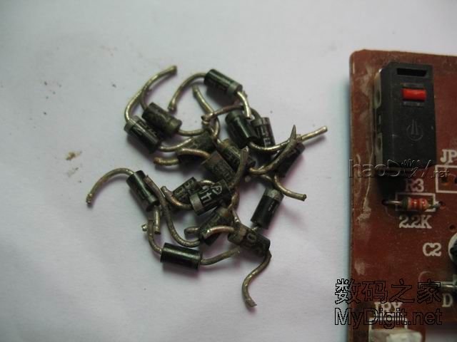 一堆拆机的4007 自制了两个卫星天线功分器