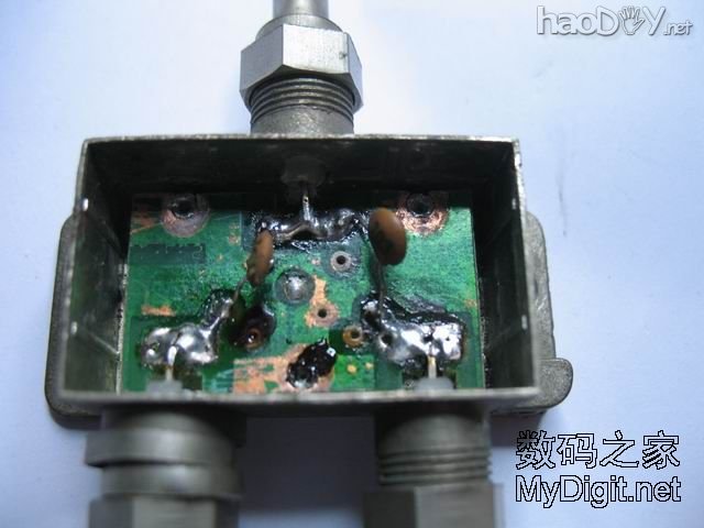 板子还原回去 自制了两个卫星天线功分器