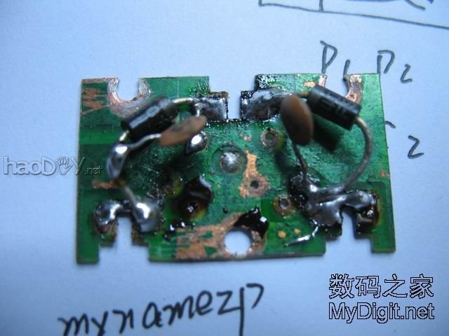 上机一试,有两个频率出不来,郁闷,返工,换成4007成功了。 自制了两个卫星天线功分器