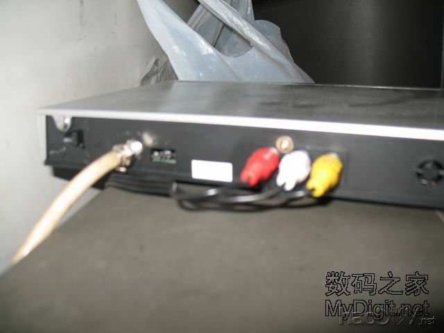 非常精简 自制了两个卫星天线功分器