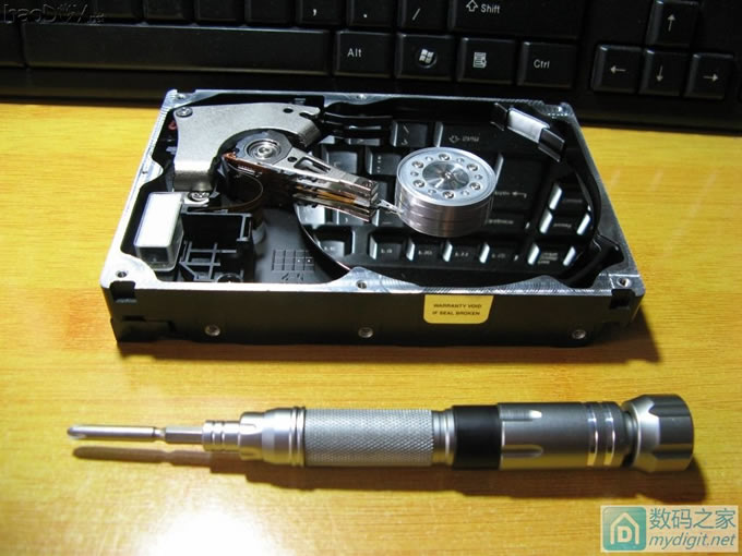 补交作业,Maxtor牌Quantum硬盘小砂轮机DIY完成,欢迎大家参观! 补交作业,Maxtor牌Quantum硬盘小砂轮机DIY完成,欢迎大家参观!