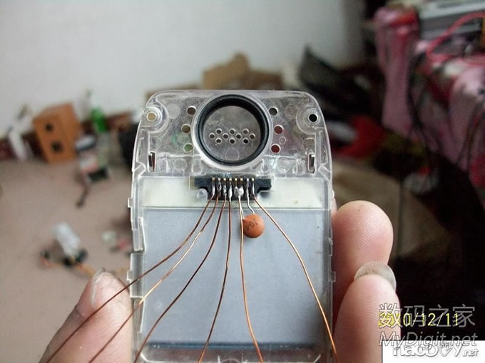 我也玩液晶~利用诺基亚3310显示屏做多功能温度计+闹钟 我也玩液晶~利用诺基亚3310显示屏做多功能温度计+闹钟