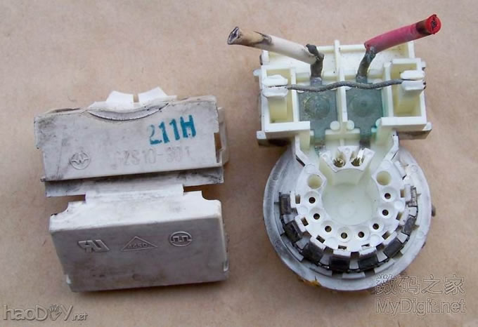 氧化得非常利害的另外一个 上门收费太黑 自己动手更换电视机的显像管座