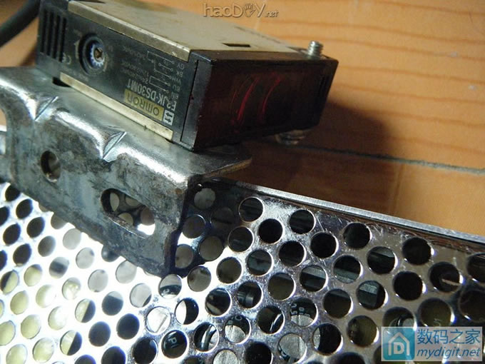 老鼠偷吃腊肠,简单做个间接捕鼠装置 老鼠偷吃腊肠,简单做个间接捕鼠装置