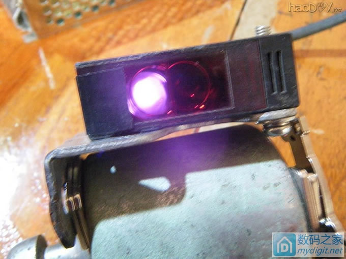 老鼠偷吃腊肠,简单做个间接捕鼠装置 老鼠偷吃腊肠,简单做个间接捕鼠装置