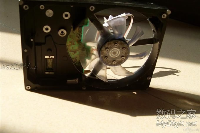 报废硬盘变身7200转暴力风扇【转载】 报废硬盘变身7200转暴力风扇【转载】