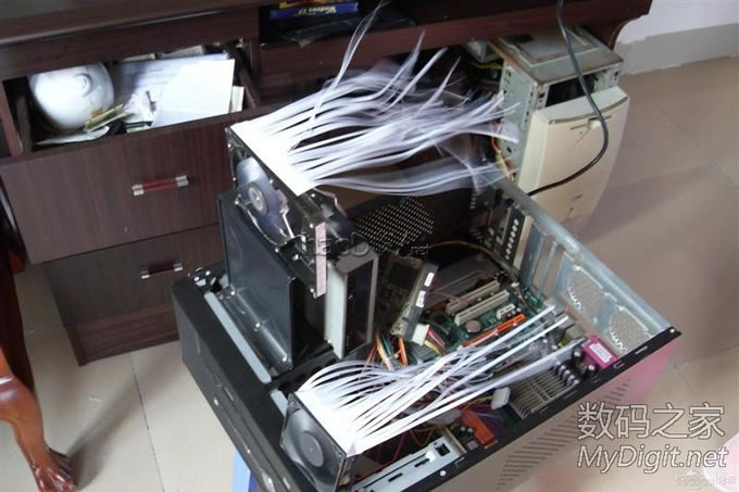 报废硬盘变身7200转暴力风扇【转载】 报废硬盘变身7200转暴力风扇【转载】