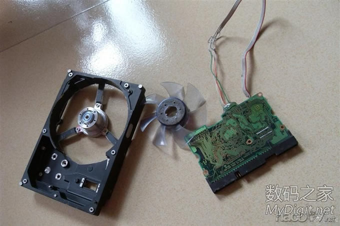 报废硬盘变身7200转暴力风扇【转载】 报废硬盘变身7200转暴力风扇【转载】