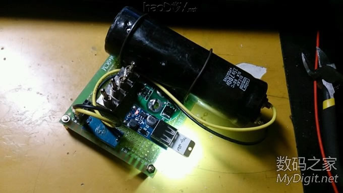 用法拉电容做了个小手电 用法拉电容做了个小手电