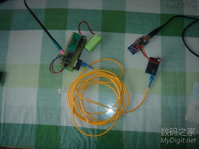 自制光纤解码器试验成功 自制光纤解码器试验成功