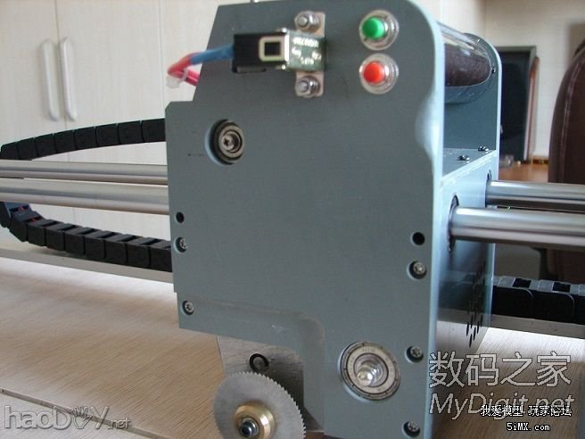 自制可升降小电锯(转)