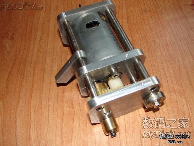 自制可升降小电锯(转) 自制可升降小电锯(转)