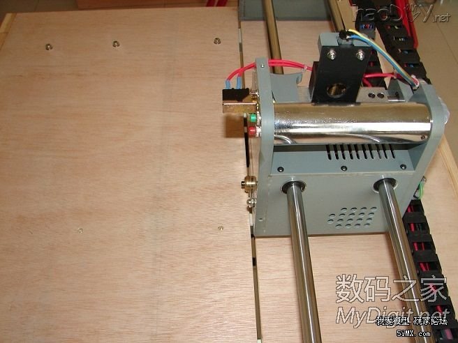 自制可升降小电锯(转)