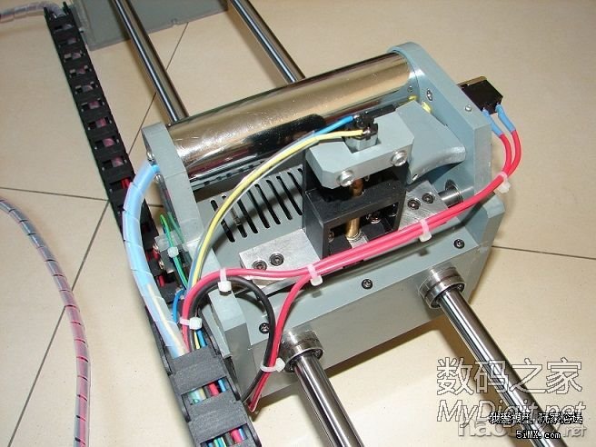 自制可升降小电锯(转)