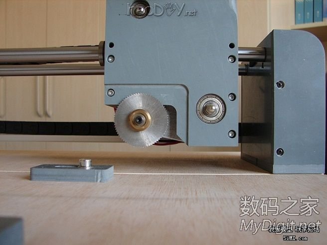 自制可升降小电锯(转) 自制可升降小电锯(转)