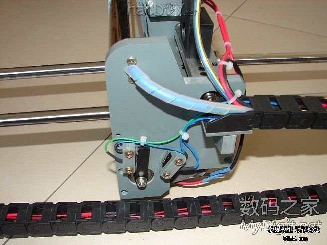 自制可升降小电锯(转) 自制可升降小电锯(转)