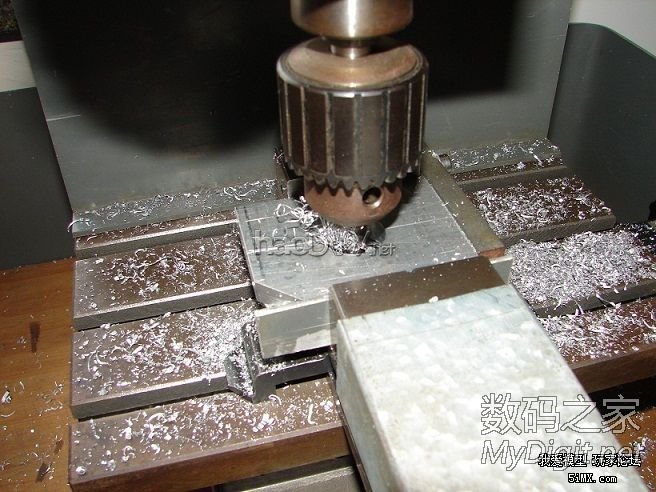 自制可升降小电锯(转)