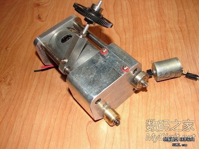 自制可升降小电锯(转)