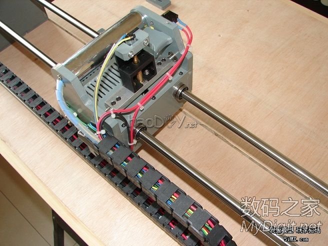 自制可升降小电锯(转)