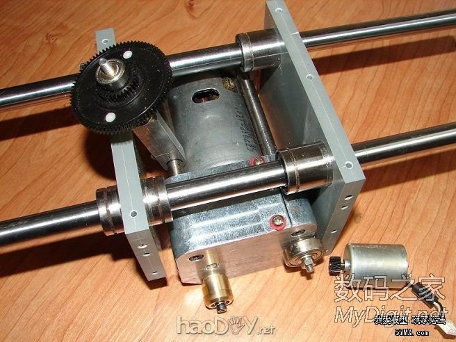 自制可升降小电锯(转)