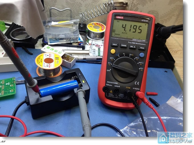 使用三星蛋充简单D一个18650充电器! 使用三星蛋充简单D一个18650充电器!