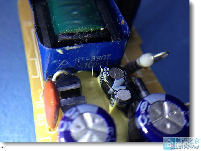 使用三星蛋充简单D一个18650充电器! 使用三星蛋充简单D一个18650充电器!