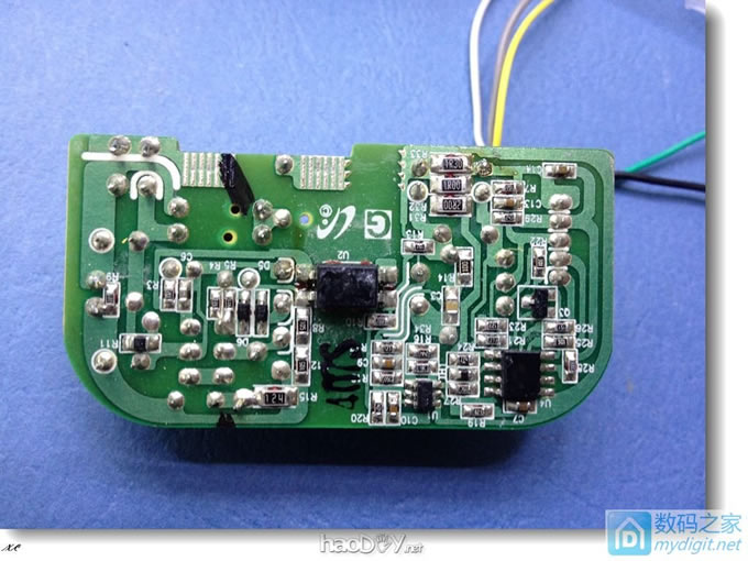 使用三星蛋充简单D一个18650充电器! 使用三星蛋充简单D一个18650充电器!