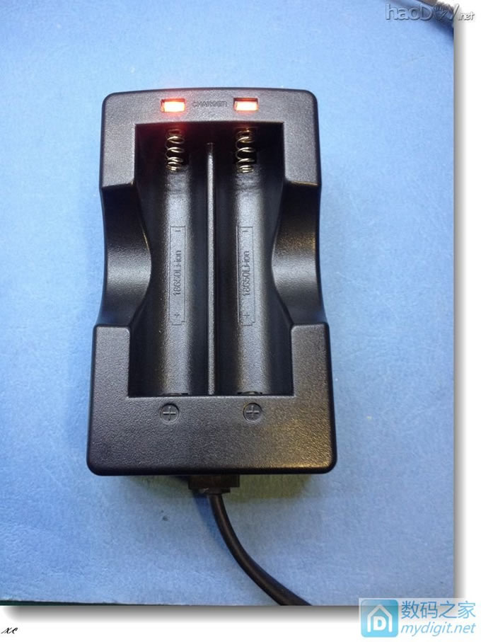 使用三星蛋充简单D一个18650充电器! 使用三星蛋充简单D一个18650充电器!