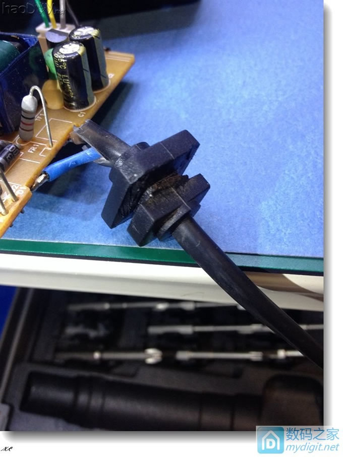 使用三星蛋充简单D一个18650充电器! 使用三星蛋充简单D一个18650充电器!