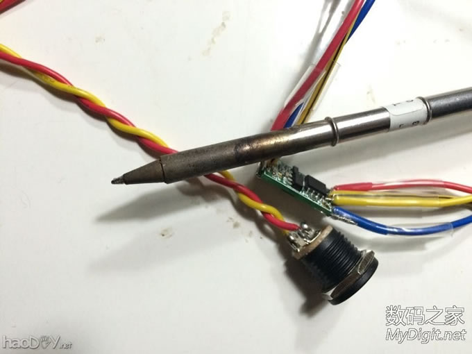 看看我做的白菜白光,“一分钱”的板子,另求T12尖头子一个!希望坛友不要吝啬啊! 看看我做的白菜白光,“一分钱”的板子,另求T12尖头子一个!希