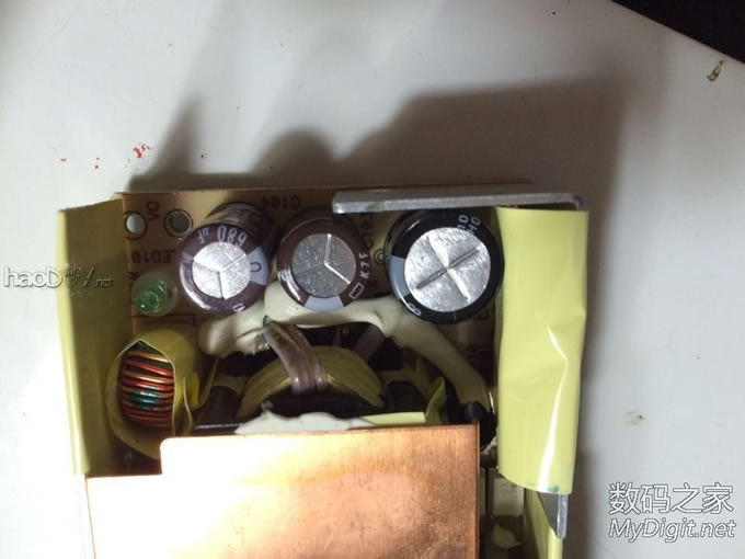 看看我做的白菜白光,“一分钱”的板子,另求T12尖头子一个!希望坛友不要吝啬啊! 看看我做的白菜白光,“一分钱”的板子,另求T12尖头子一个!希