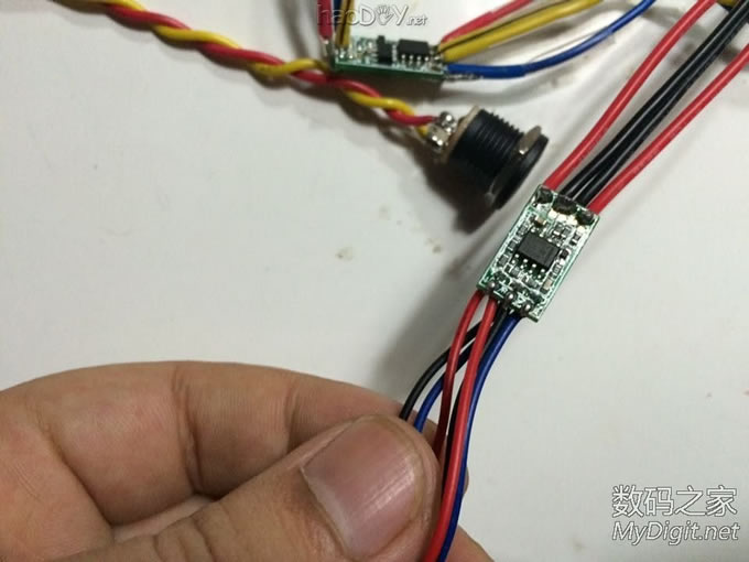 看看我做的白菜白光,“一分钱”的板子,另求T12尖头子一个!希望坛友不要吝啬啊! 看看我做的白菜白光,“一分钱”的板子,另求T12尖头子一个!希