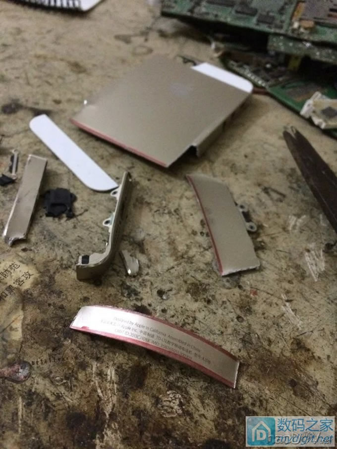 拆了个土豪金手机只为做一个土豪金戒指。效果很好,世界唯一一个(杜哥出品必属雷品) 拆了个土豪金手机只为做一个土豪金戒指。效果很好,世界唯一一个