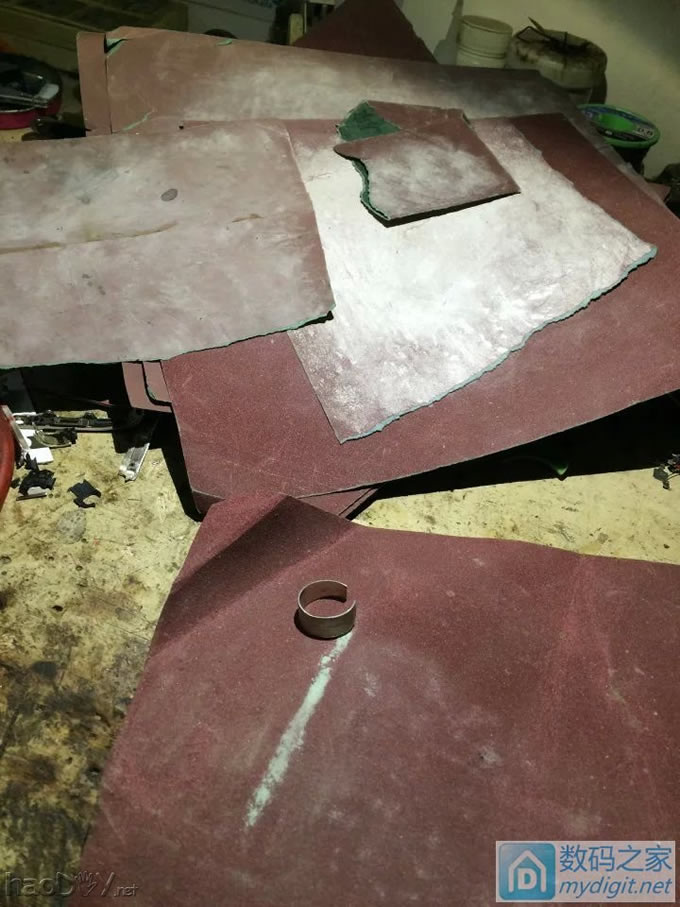 拆了个土豪金手机只为做一个土豪金戒指。效果很好,世界唯一一个(杜哥出品必属雷品) 拆了个土豪金手机只为做一个土豪金戒指。效果很好,世界唯一一个