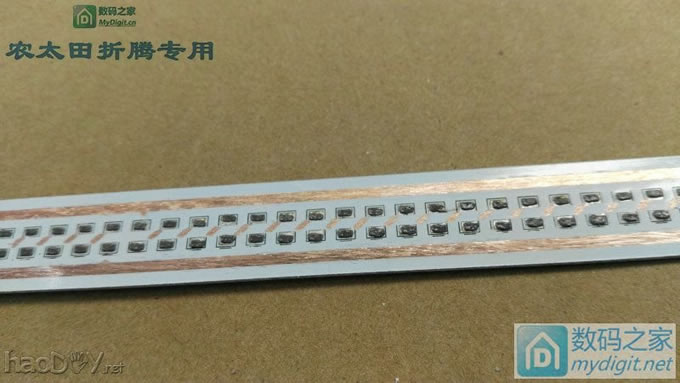 纯手工打造充电宝+可调小台灯二合一。 纯手工打造充电宝+可调小台灯二合一。