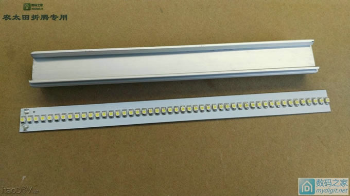 纯手工打造充电宝+可调小台灯二合一。 纯手工打造充电宝+可调小台灯二合一。