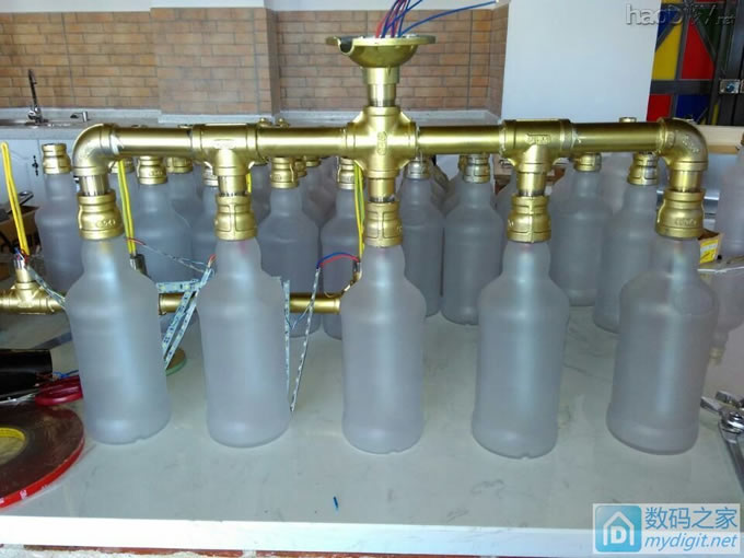 看到有用酒瓶做灯的!咱也发个DIY 看到有用酒瓶做灯的!咱也发个DIY