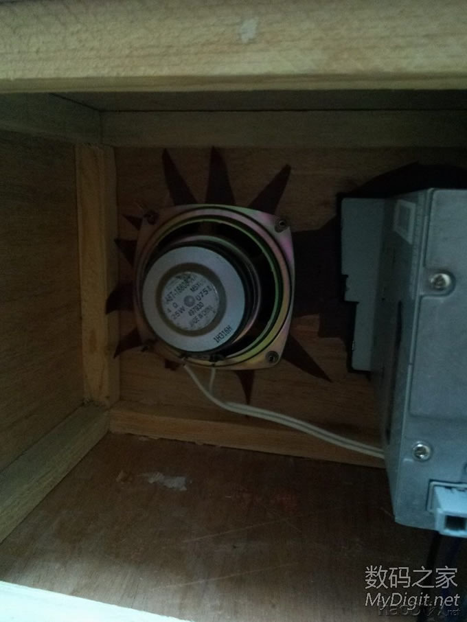 古典与现代的结合,车机改家用。 古典与现代的结合,车机改家用。