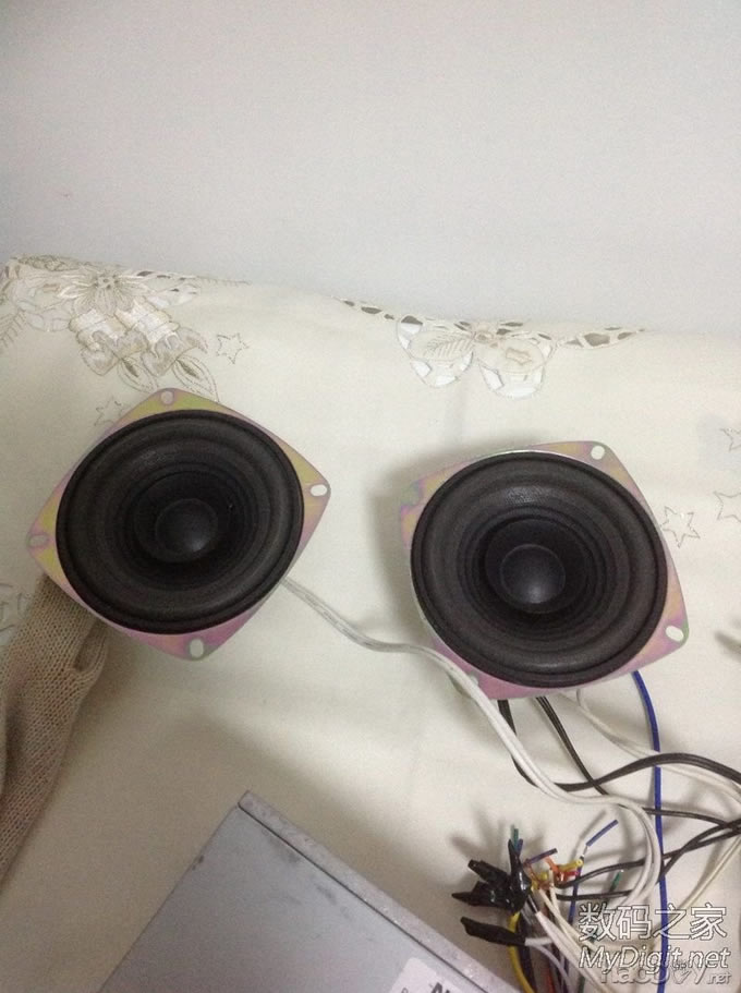 古典与现代的结合,车机改家用。 古典与现代的结合,车机改家用。