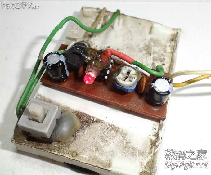 『MM DIY』多年前帮朋友做的单锂升9V供万用表。 『MM DIY』多年前帮朋友做的单锂升9V供万用表。