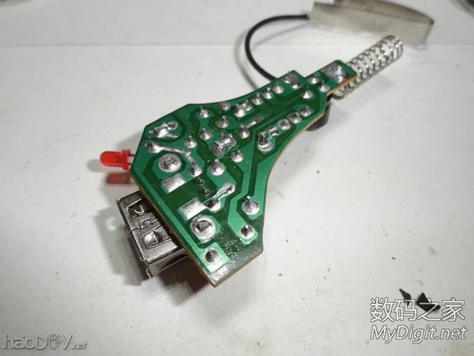 『MM DIY』多年前帮朋友做的单锂升9V供万用表。 『MM DIY』多年前帮朋友做的单锂升9V供万用表。