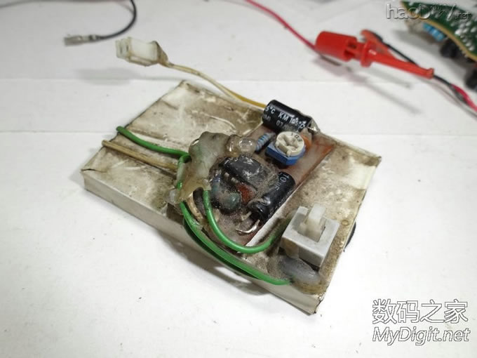 『MM DIY』多年前帮朋友做的单锂升9V供万用表。 『MM DIY』多年前帮朋友做的单锂升9V供万用表。