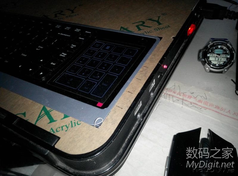 闲的没事干用台式机零件DIY改装的手提电脑纯粹给自己找点乐子,