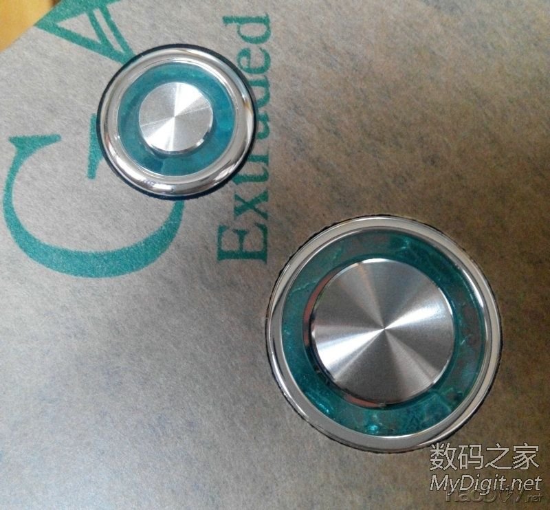 闲的没事干用台式机零件DIY改装的手提电脑纯粹给自己找点乐子,