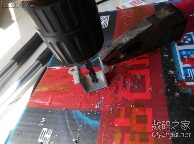 闲的没事干用台式机零件DIY改装的手提电脑纯粹给自己找点乐子,