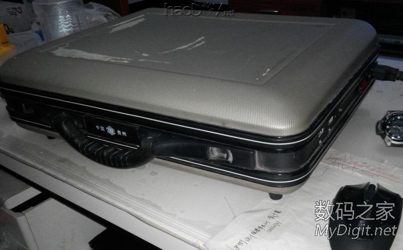 闲的没事干用台式机零件DIY改装的手提电脑纯粹给自己找点乐子,