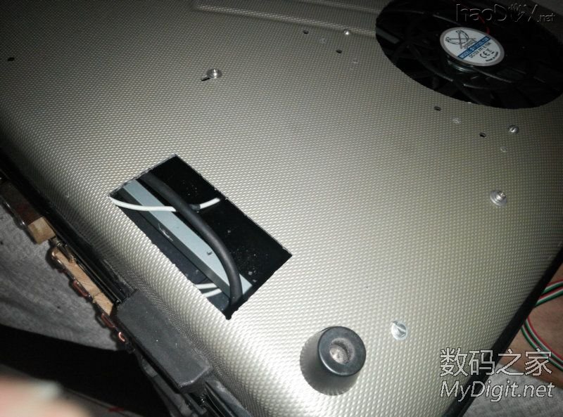 闲的没事干用台式机零件DIY改装的手提电脑纯粹给自己找点乐子,